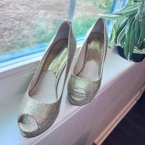 Gold sparkly heels pumps sandals with toe peephole 🧚🏻‍♂️